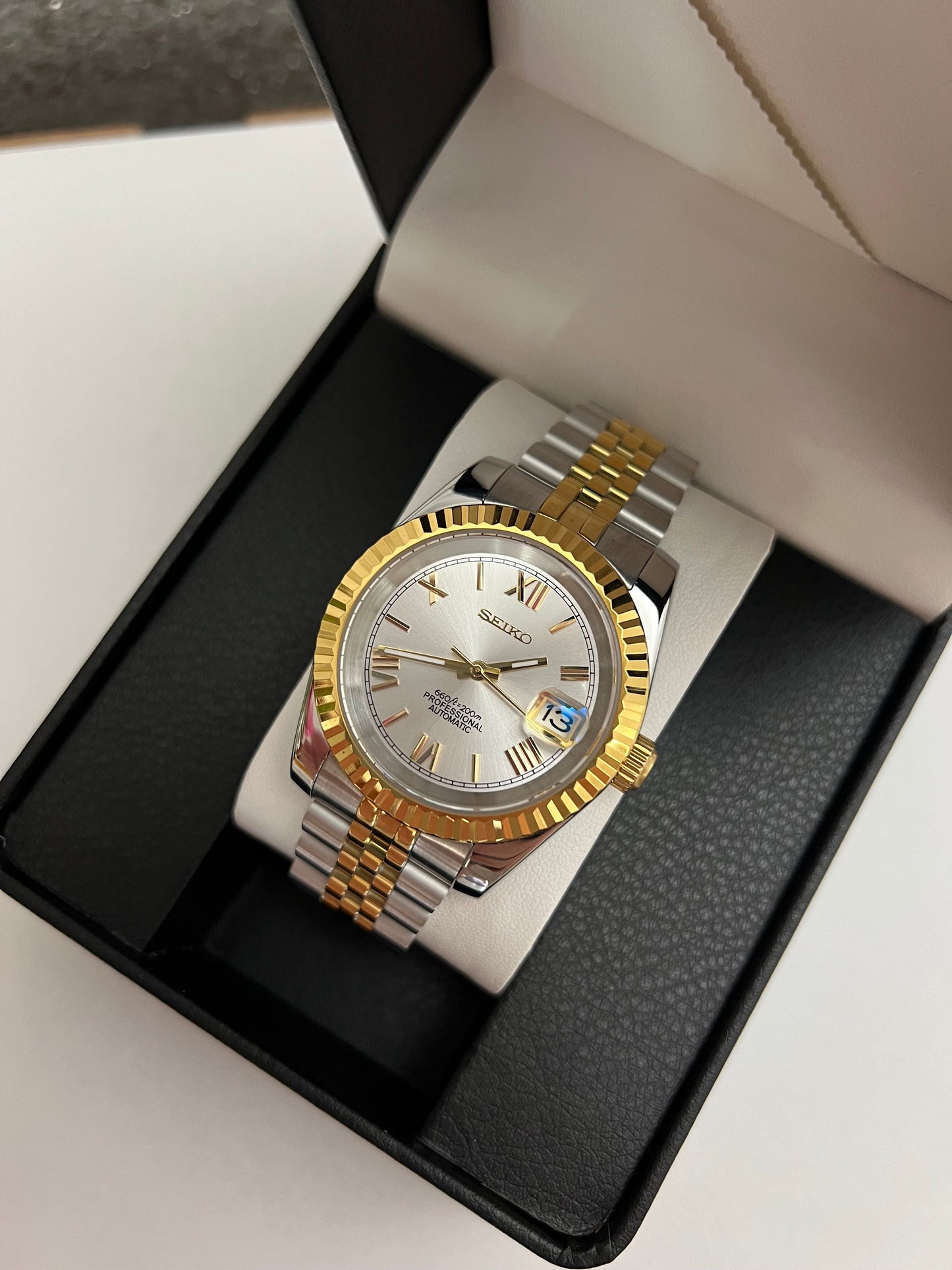 SeikJust Mod (Two-Tone White Roman)